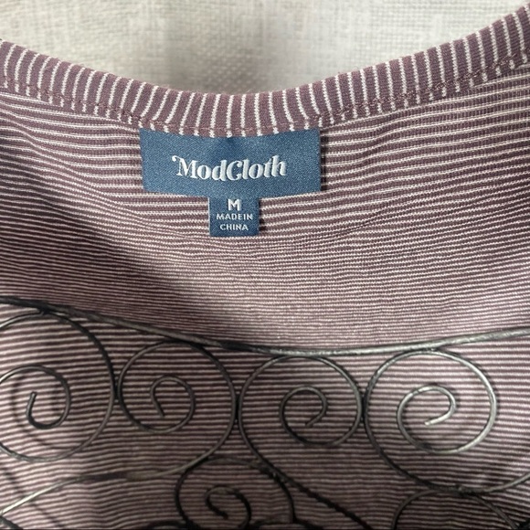 Modcloth striped scoop neck front knot tank top size M - Picture 2 of 7